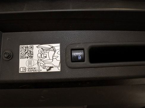 Used 2021 Toyota Sienna XLE w/ XLE Plus Package image 6