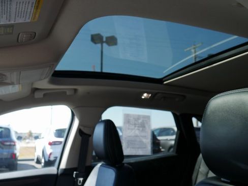 Used 2020 Ford Escape Titanium w/ Titanium Premium Package 2.0 image 3