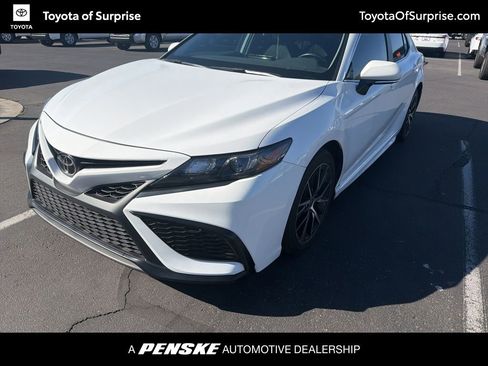 Used 2023 Toyota Camry SE image 1