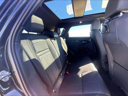 Used 2025 Land Rover Range Rover Evoque Dynamic SE image 32