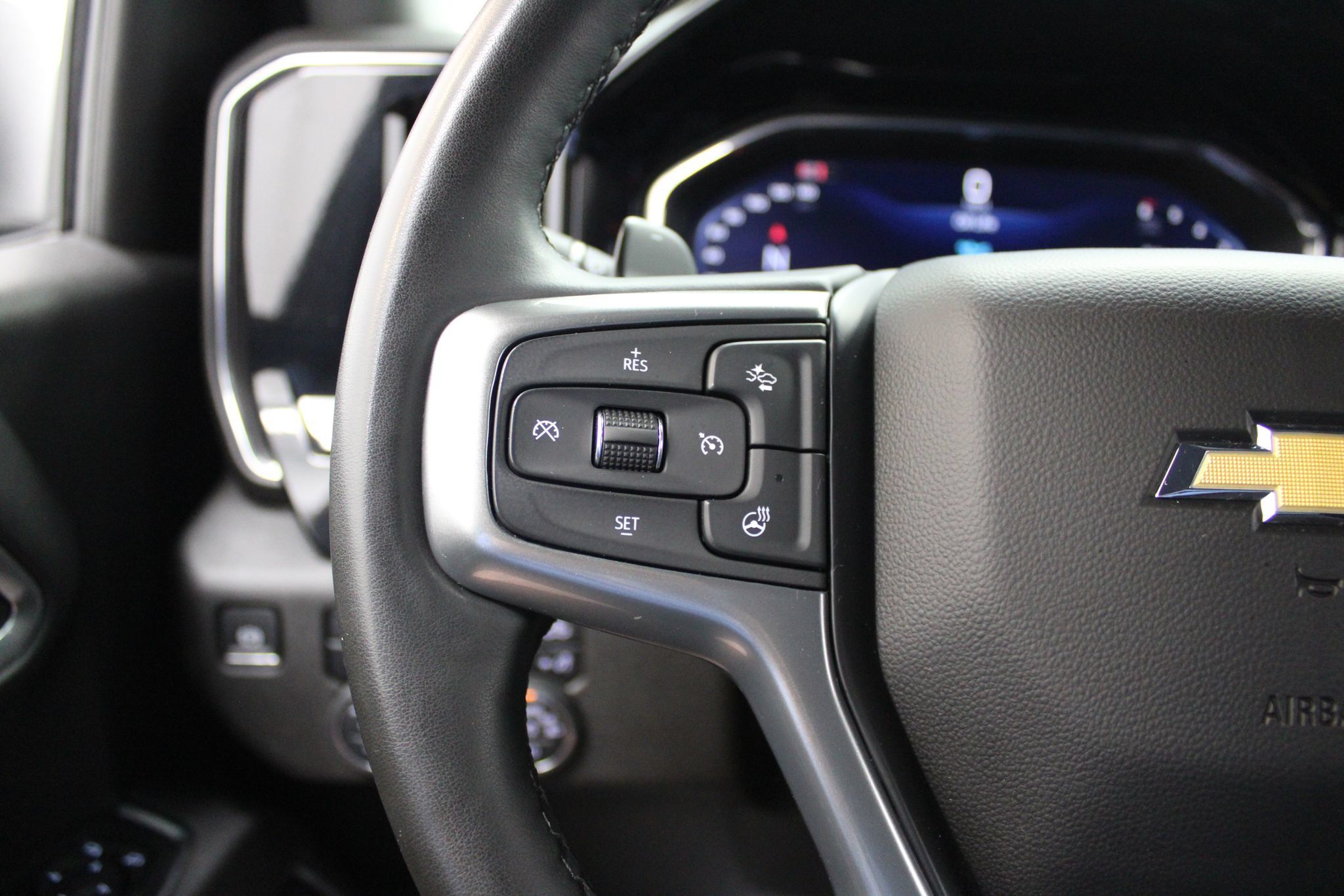 Used 2025 Chevrolet Silverado 1500 LTZ AWD/4WD image 37