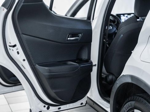 Used 2018 Toyota C-HR XLE image 32