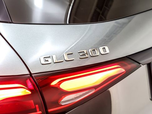 Used 2023 Mercedes-Benz GLC 300 4MATIC w/ Exclusive Trim Package image 10