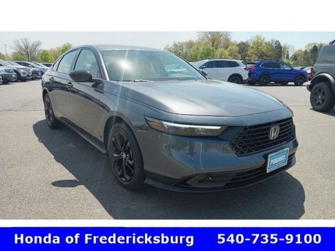 Certified 2025 Honda Accord SE image 4