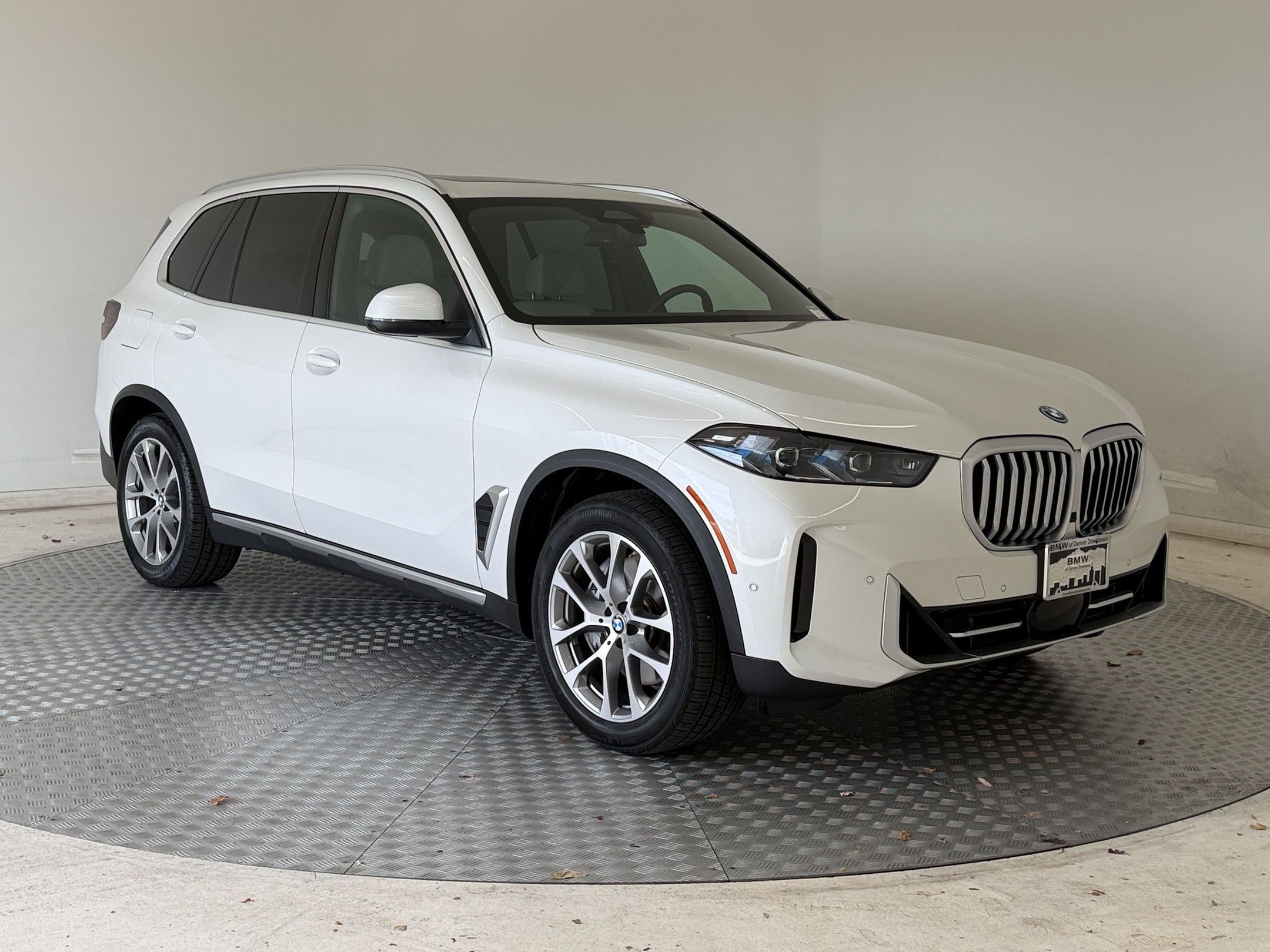 Used 2026 BMW X5 xDrive50e w/ Climate Comfort Package AWD/4WD image 7