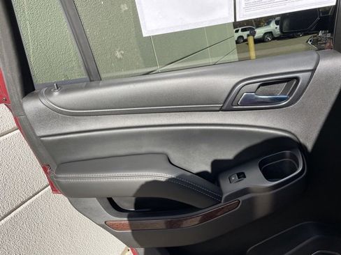 Used 2016 GMC Yukon SLT w/ Premium Edition image 16