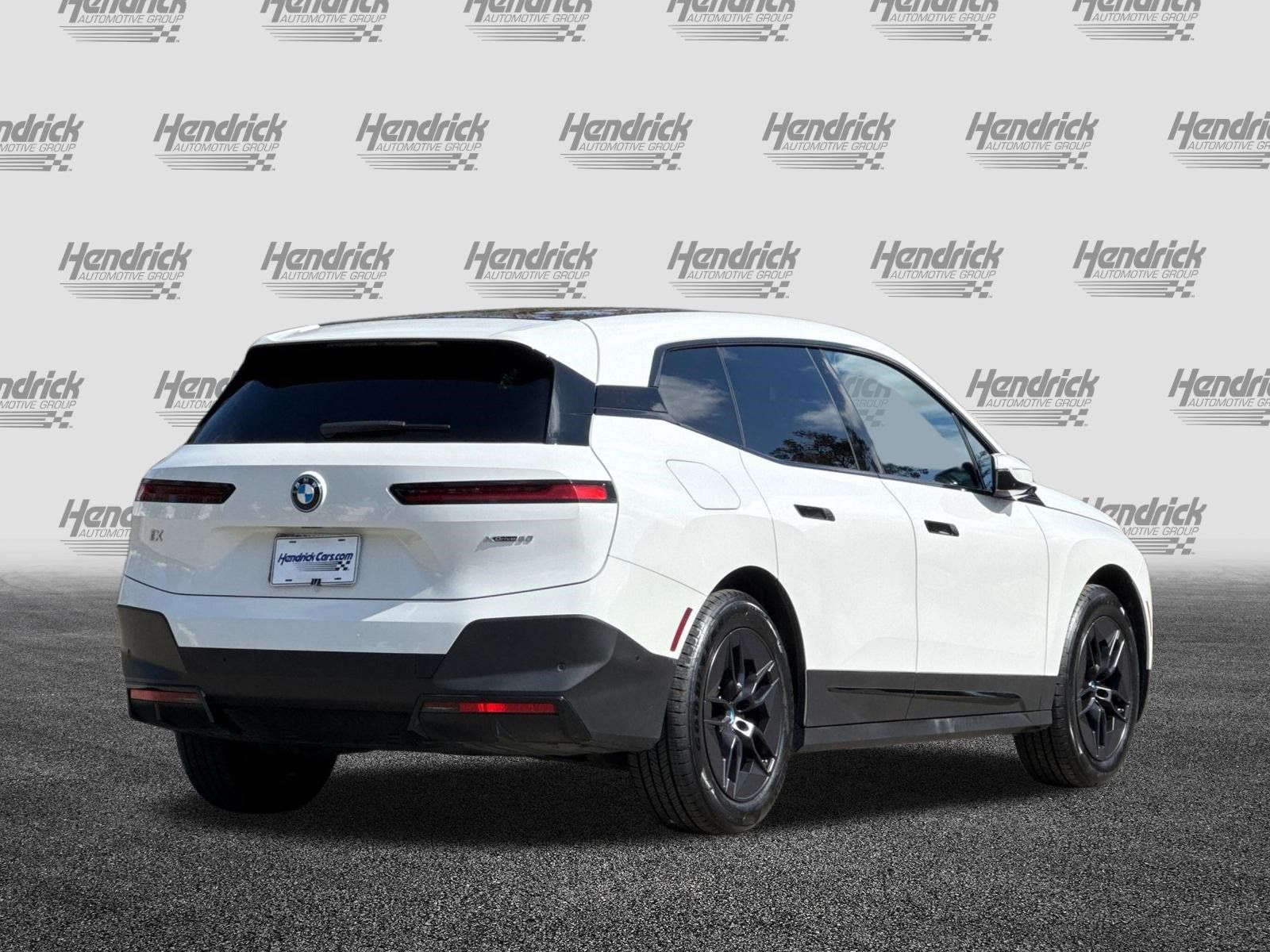 Certified 2024 BMW iX xDrive50 AWD/4WD image 5