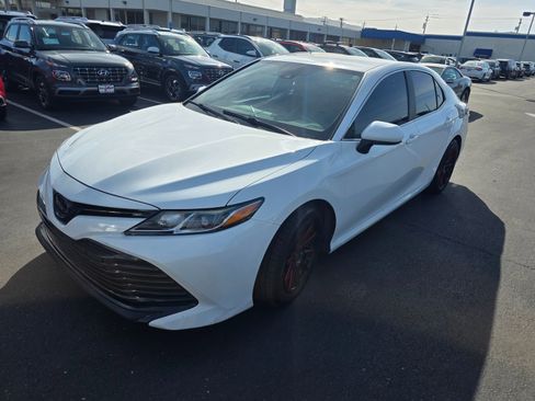 Used 2019 Toyota Camry LE image 1