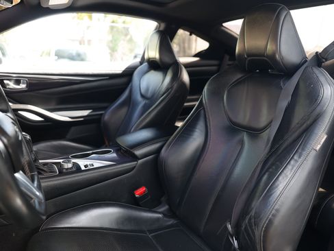 Used 2017 INFINITI Q60 Red Sport 400 AWD/4WD image 9