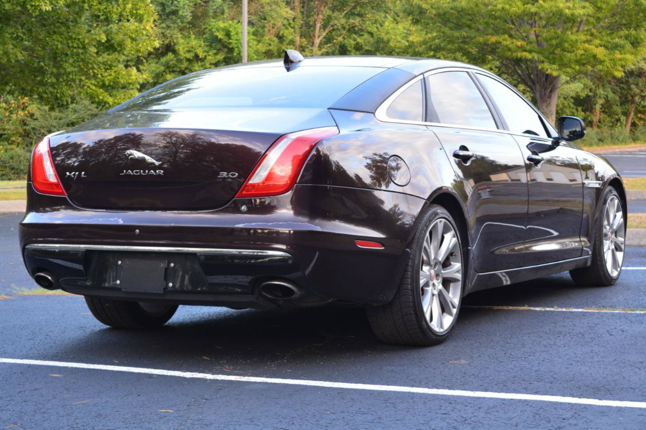 Used 2016 Jaguar XJ L Portfolio RWD image 5