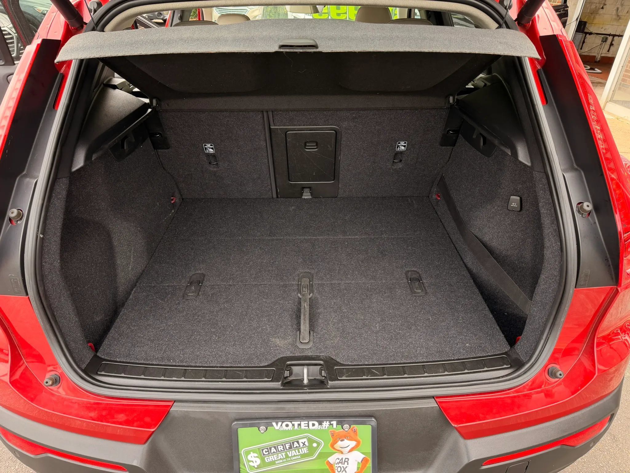 Used 2019 Volvo XC40 T4 Momentum FWD image 12
