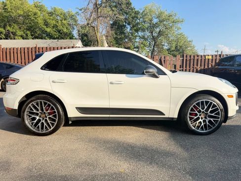Used 2020 Porsche Macan w/ Premium Package Plus AWD/4WD image 5