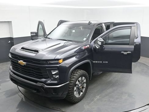Used 2024 Chevrolet Silverado 2500 Custom w/ Custom Value Package AWD/4WD image 46