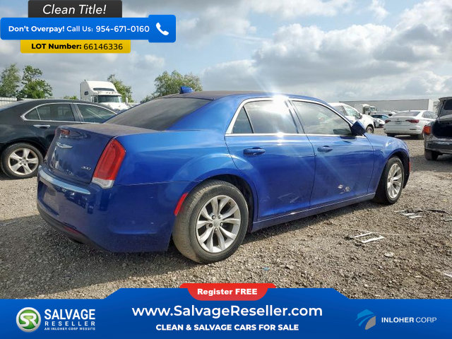 Used 2018 Chrysler 300 Touring RWD image 4