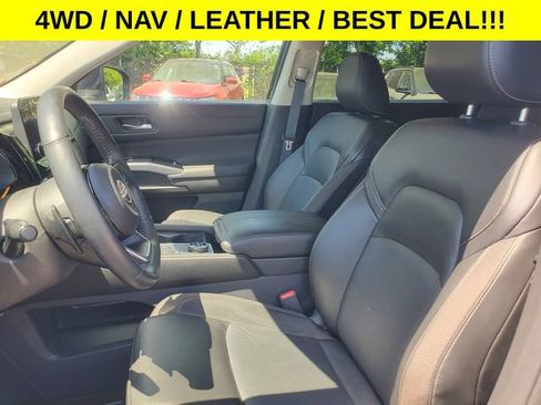 Used 2024 Nissan Pathfinder SL AWD/4WD image 9