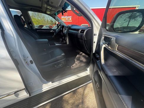 Used 2014 Lexus GX 460 image 27