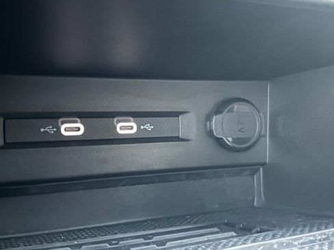 Used 2022 Volkswagen Taos SE w/ Driver Assistance Package image 53