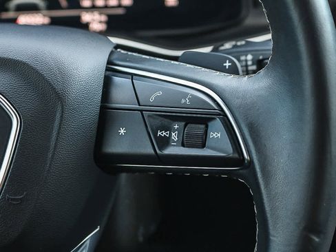 Used 2022 Audi Q8 Premium w/ Convenience Package image 21