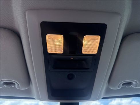 Used 2023 RAM 1500 Classic SLT w/ Electronics Group AWD/4WD image 31