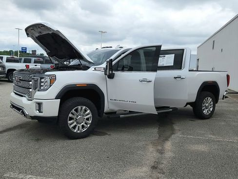 Used 2022 GMC Sierra 3500 Denali w/ Denali Ultimate Package AWD/4WD image 11