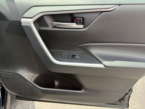 Certified 2025 Toyota RAV4 XLE FWD image 16