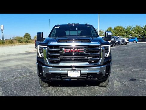 New 2026 GMC Sierra 2500 SLT w/ SLT Convenience Package image 3