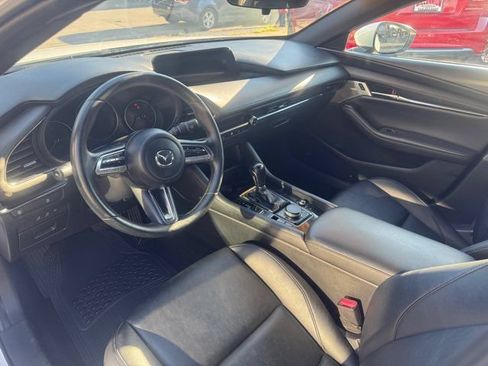 Used 2019 MAZDA MAZDA3 AWD Hatchback w/ Preferred Pkg image 9