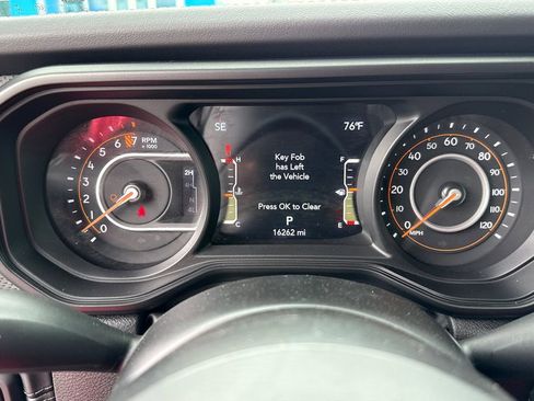 Used 2025 Jeep Gladiator Mojave AWD/4WD image 27