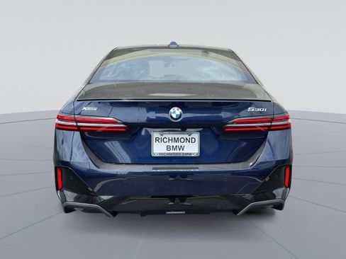 New 2026 BMW 530i xDrive w/ M Sport Package AWD/4WD image 4