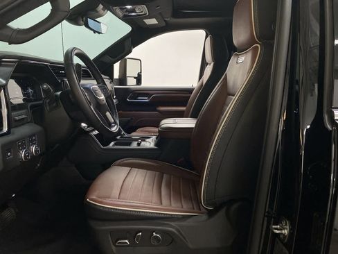 Used 2025 GMC Sierra 2500 Denali Ultimate w/ Max Trailering Package image 14