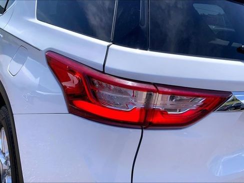Used 2020 Chevrolet Traverse LT AWD/4WD image 29