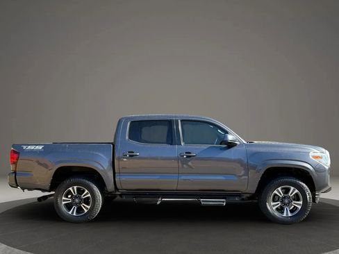 Used 2019 Toyota Tacoma SR w/ SR Convenience Package image 10