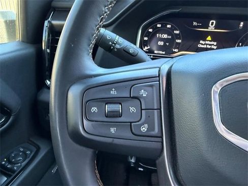 Used 2024 GMC Sierra 2500 AT4 image 10