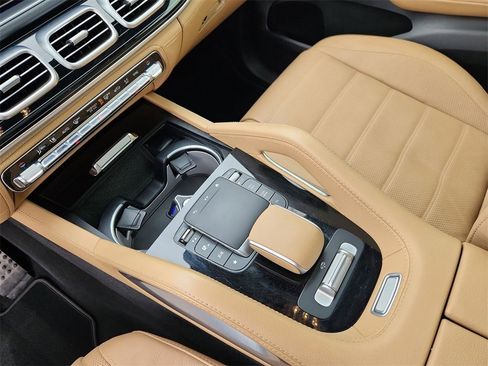Used 2024 Mercedes-Benz GLS 580 4MATIC image 22