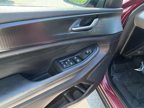 Used 2025 Jeep Grand Cherokee L Laredo w/ Luxury Tech Group I RWD image 15