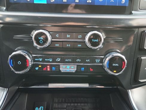 Used 2022 Ford F150 Platinum w/ Equipment Group 701A High image 17