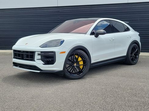 Used 2024 Porsche Cayenne Turbo GT AWD/4WD image 1
