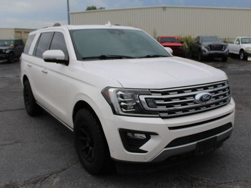 Used 2019 Ford Expedition Limited w/ Equipment Group 302A AWD/4WD image 8