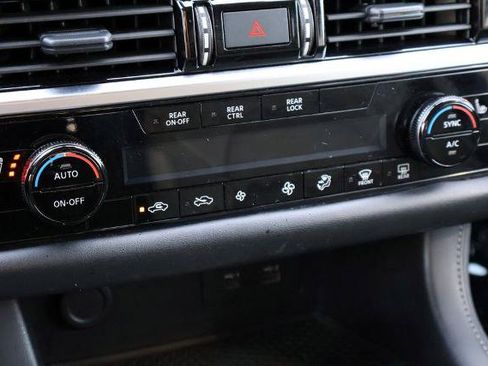 Certified 2025 Nissan Pathfinder SV FWD image 21