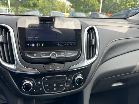 Used 2024 Chevrolet Equinox Premier FWD image 16