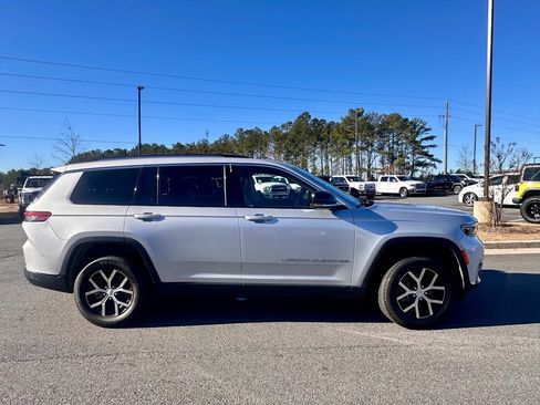 Used 2023 Jeep Grand Cherokee L Limited image 4