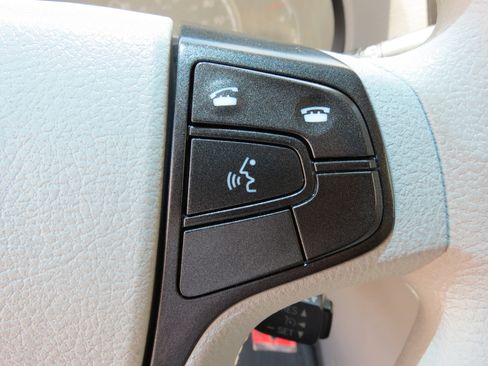 Used 2014 Toyota Sienna LE FWD image 15