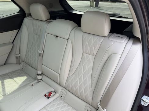 Used 2022 Buick Envision Avenir w/ Technology Package II image 30