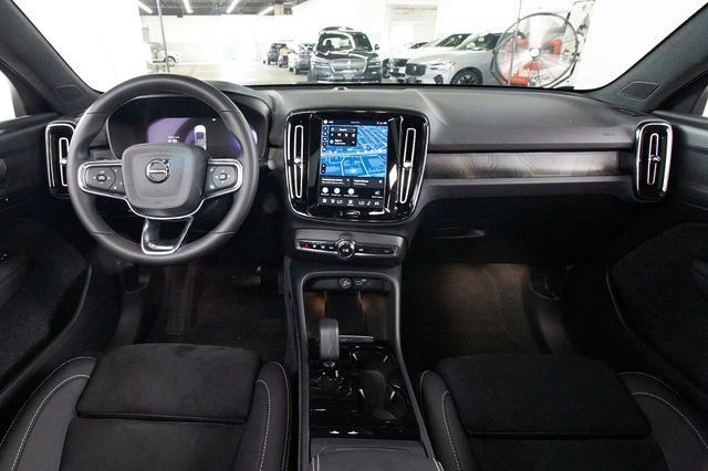 Used 2024 Volvo C40 P8 Recharge Plus w/ Climate Package AWD/4WD image 6