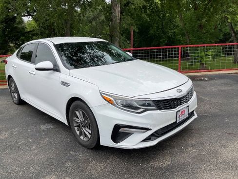 Used 2020 Kia Optima LX FWD image 3