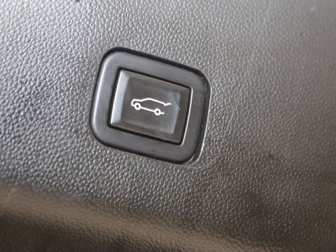 Used 2021 Chevrolet Traverse RS AWD/4WD image 52