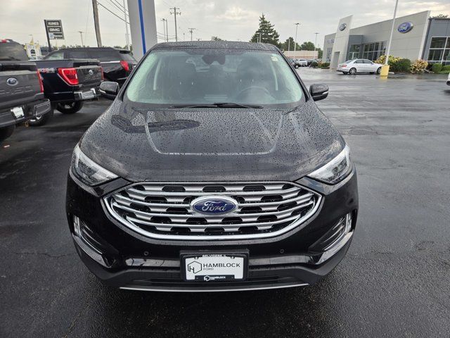 Used 2023 Ford Edge Titanium AWD/4WD image 3