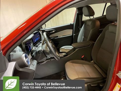 Used 2024 Chevrolet Trax LT w/ Driver Confidence Package image 15