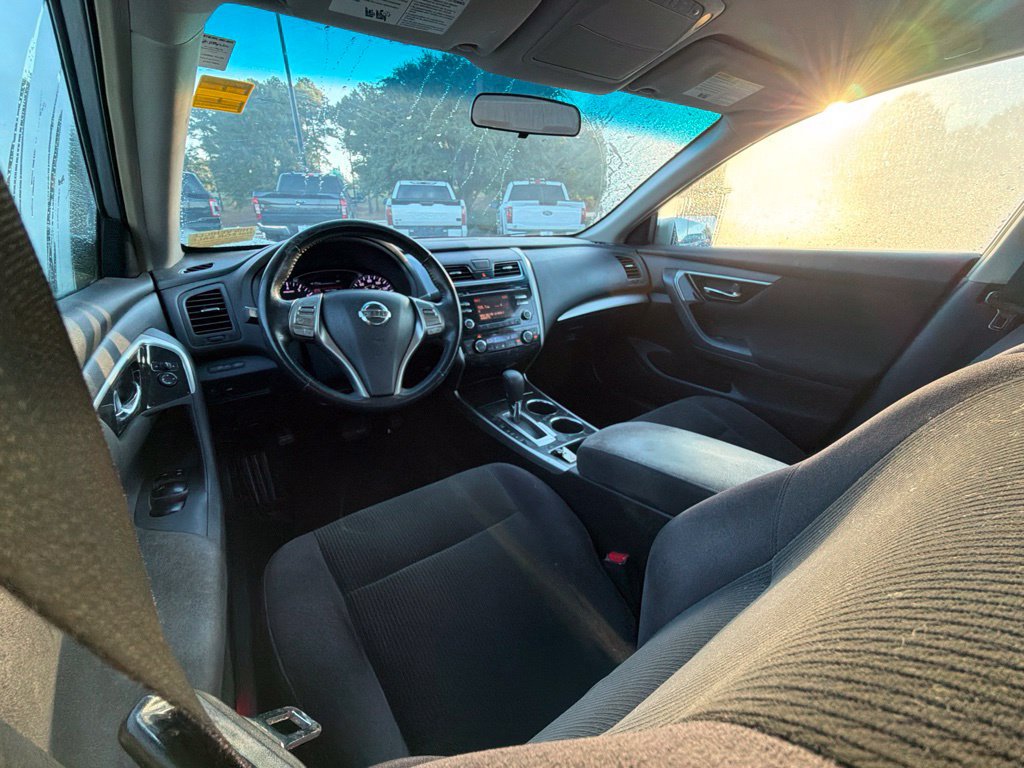 Used 2013 Nissan Altima 2.5 SV FWD image 10