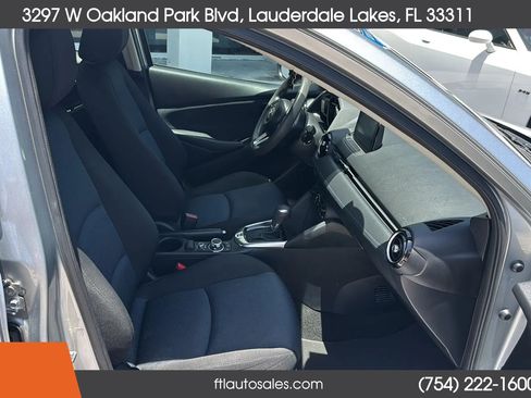 Used 2020 Toyota Yaris LE FWD image 37